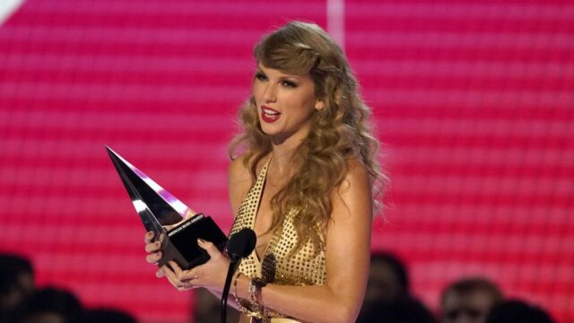 TaylorSwift
