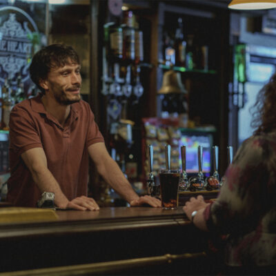 image of scene from new netflix show baby reindeer with main character