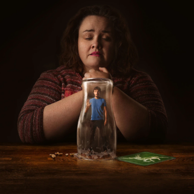 image of main character actors from baby reindeer