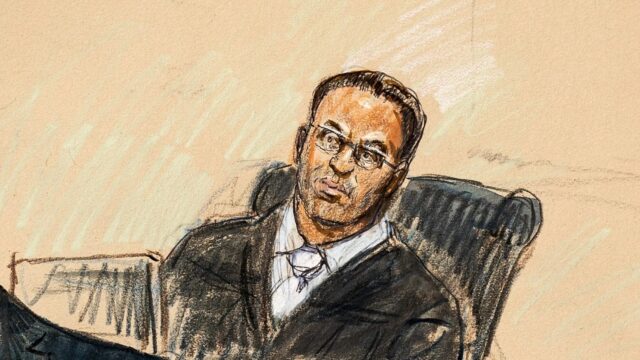 A courtroom sketch of Judge Amit Mehta on the bench.