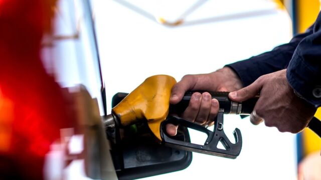 Gas pump fills a tank