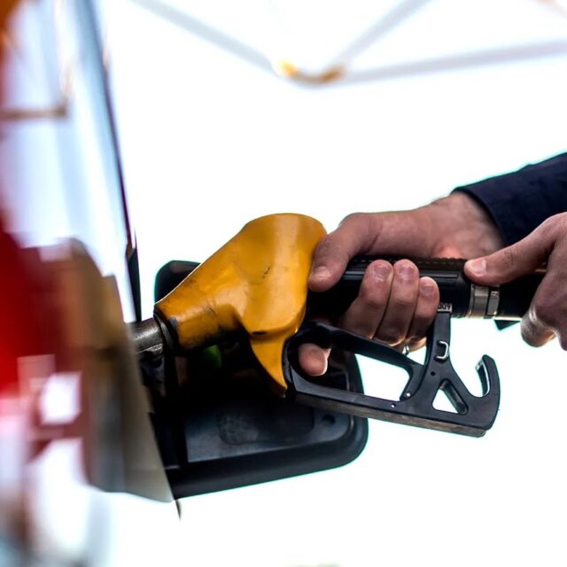 Gas pump fills a tank