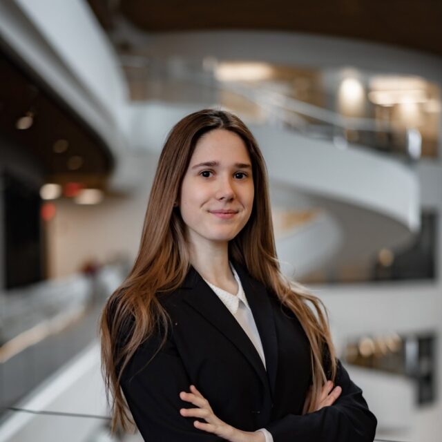 Alejandra De Leon headshot