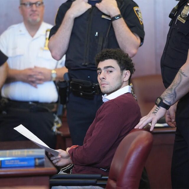 Luigi Mangione has become a Robin Hood figure after the fatal shooting of UnitedHealthcare’s CEO, complicating jury selection.