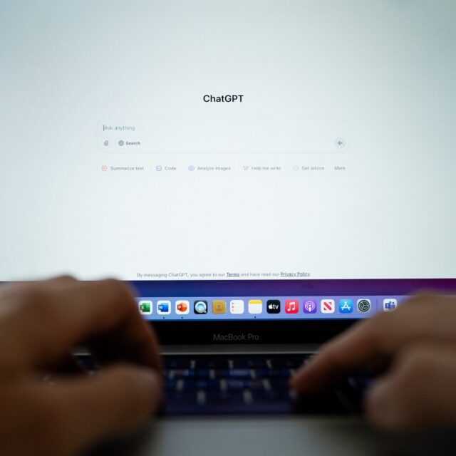 Computer screen displaying Chat GPT