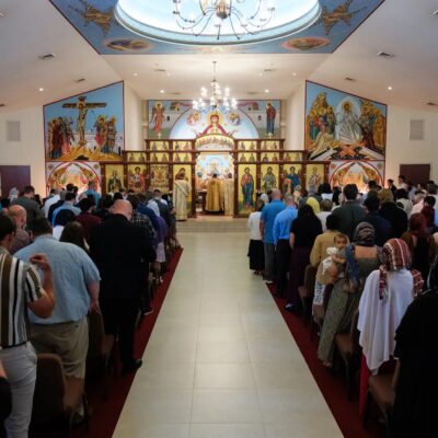 Filled pews at an orthodox church